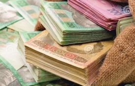 На Хмельниччині голова виборчкому незаконно збагатилася на 20 тисяч гривень