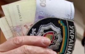 Хмельницького інспектора ДАІ оштрафували за хабар