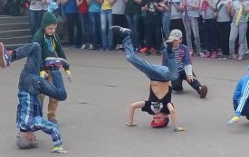У центрі міста школярі показали хмельничанам, як бути здоровим та спортивним