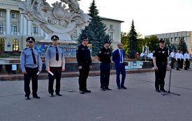 Поліція пафосно нагадала хмельничанам про себе на майдані Незалежності