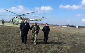Робота в небі: Олександр Корнійчук інспектував ліси з гелікоптера (ФОТО)