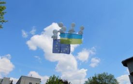 У Хмельницькому безвіз відзначили підняттям прапора ЄС