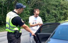 Як працює дорожня поліція на трасах Хмельницької області (ФОТОРЕПОРТАЖ)