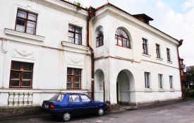 Хто тут живе?  Мешканці "білого дому" на Пушкіна