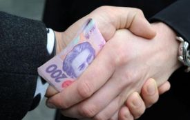 Суд над екс-патрульним з Хмельницького:  відповідатиме за торгівлю алкоголем і хабарництво