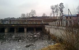 У Полонському районі двоє людей впали у річку - самотужки дістатися до берега не могли