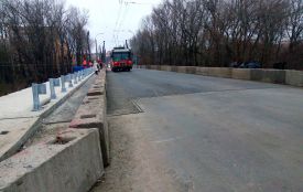 Старокостянтинівський міст частково відкрили для проїзду. Фоторепортаж з місця