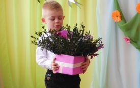 Як малеча мам вітала. Фоторепортаж із дитячого садочка