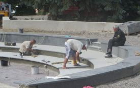 Біля "Сілістри" завершують ремонт площі. Коли відкриють новий фонтан