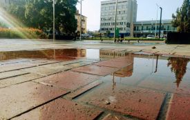 Ремонт привокзальної площі: поки одне роблять, інше руйнується