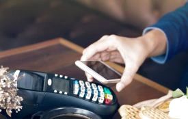В Україні замінять касові апарати на смартфони та видаватимуть "електронні чеки" покупцям