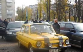 Видовищно та під гучну музику вулицями Хмельницького проїхались автомобілісти