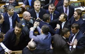 Новий рейтинг: до парламенту проходять чотири партії