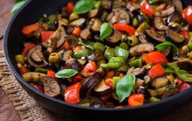Рецепт дня. Готуємо овочевий рататуй з оливками