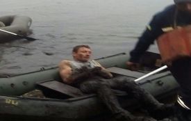На Хмельниччині врятували 22-річного хлопця, який застряг у болоті