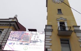 З годинникової вежі на кінотеатрі "Планета" виграє трубач (ВІДЕО)