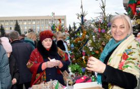 “Врятуймо Дмитрика разом”: на майдані у Хмельницькому організували благодійний ярмарок (ФОТО)