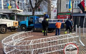 На Проскурівській демонтують “Тунель кохання” (ФОТО)