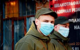 Втікав та намагався сховатися. У Хмельницькому спіймали молодика з наркотиками