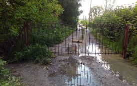 Поблизу Південного Бугу хочуть знести ворота, що обмежують під’їзд до річки