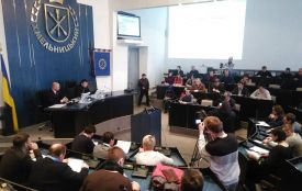 Лавки, поїздки та копіпаст: як депутати міськради звітують про свою роботу