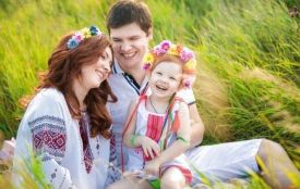 Скільки українців хотіли б, щоби їхні діти залишилися жити в Україні — результати опитування