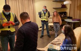 Секс за гроші. Хмельничанка організувала бордель під виглядом масажного салону (ВІДЕО)