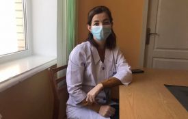 Лікар після універу. 28-річна Євгена полюбила медицину через жаб