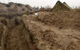 На Хмельниччині почали риття окопів та встановлення блокпостів. Як допомогти