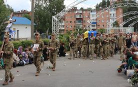 “Україна для нього - не просто слово”. У Славуті попрощалися з військовим Сергієм Глушанцем
