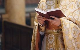Хмельницький священик упц розповів чому закрив храм перед труною Героя