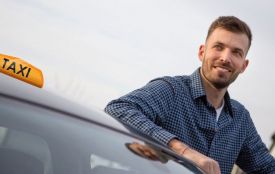 Робота таксистом у Хмельницькому: дізналися умови й розмір зарплати
