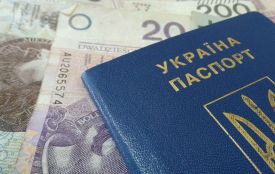 Хмельничанам у Польщі припинили виплачувати одну з фіндопомог: яку саме