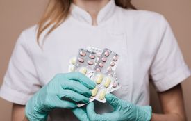 Переселенці в Польщі можуть отримати готівку для купівлі ліків: деталі