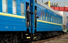 Через ремонт колій низка потягів змінили маршрут. Чотири з них курсують через Хмельниччину