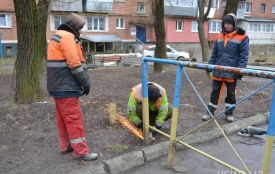 У Хмельницькому демонтують огорожі та ворота (АДРЕСИ)
