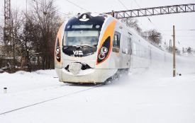Через снігопади затримуються 9 потягів. Два з них курсують через Хмельницький