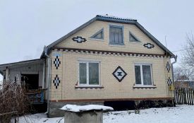 Багатодітній родині загиблого захисника подарували новий будинок