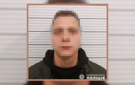 Хмельничанин вчинив сексуальне насильство щодо 8-річної сестри й зняв все на відео