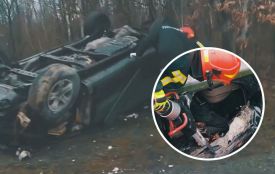 Біля Понінки перевернувся легковик. У ньому затисло водія (ВІДЕО)