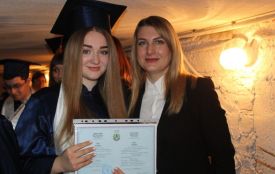 Вручення дипломів в укритті: фоторепортаж з педакадемії