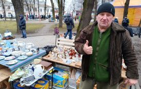 «Блошиний» ринок у Хмельницькому: що продають і за скільки