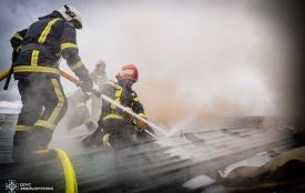 У Хмельницькому горів гараж площею 200 квадратних метрів