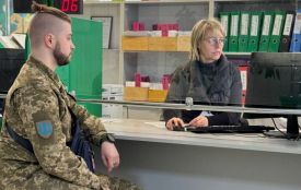Захисник після реабілітації склав іспит в автошколі для осіб з інвалідністю на Хмельниччині
