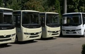 У неділю запустять додаткові автобуси до кладовищ Хмельницького