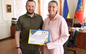 Марині Бех-Романчук та Михайлу Романчуку надали сертифікат на 100 тисяч гривень