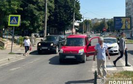 У Хмельницькому автівка збила пенсіонерку на пішохідному переході