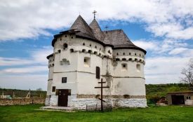 В церкві-фортеці в Сутківцях вперше зазвучить молитва українською мовою