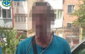 Хмельничанина, який викинув собаку з 9-го поверху та «тероризував» сусідів – судитимуть