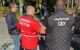 На Хмельниччині затримали лікарів, які «списували» ухилянтів з обліку: деталі